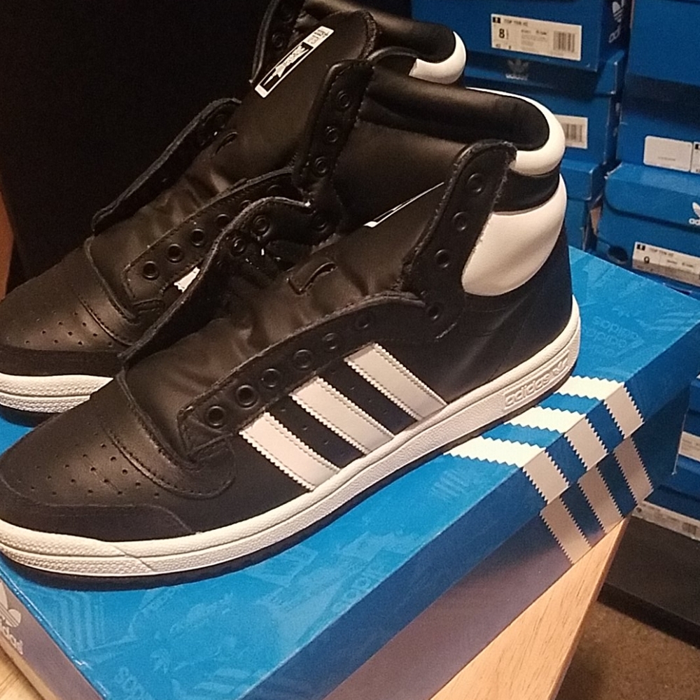 adidas top ten black and white